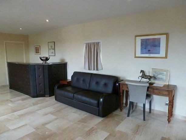 Imagen de la habitación del Hotel H&ocirc;tel Saint Alban. Foto 2
