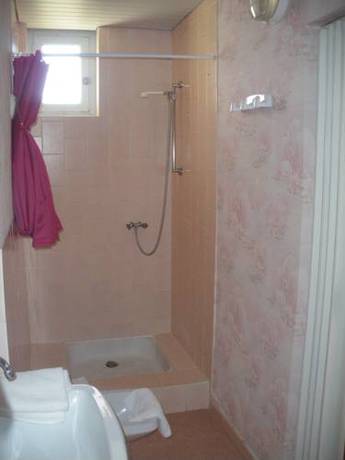 Imagen de la habitación del Hotel H&ocirc;tel Saint Clair. Foto 6