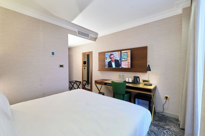 Imagen de la habitación del Hotel H&ocirc;tel Saint Eug&egrave;ne. Foto 4