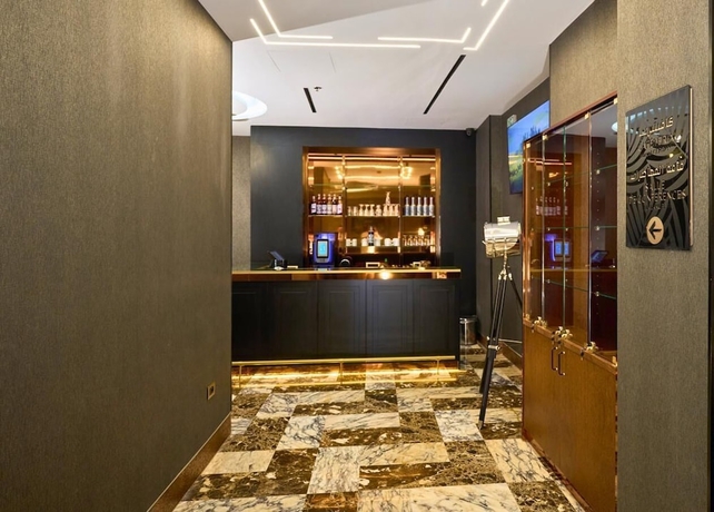 Imagen del bar/restaurante del Hotel H&ocirc;tel Saint Eug&egrave;ne. Foto 2