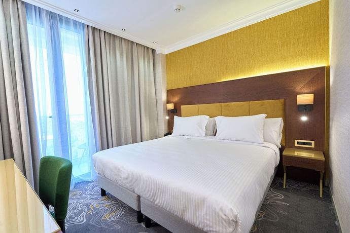 Imagen de la habitación del Hotel H&ocirc;tel Saint Eug&egrave;ne. Foto 12