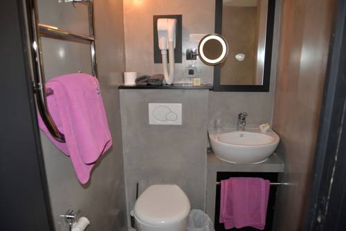 Imagen de la habitación del Hotel H&ocirc;tel Saint Guirec Et De La Plage. Foto 7