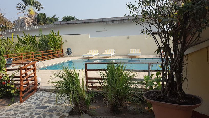 Imagen de la piscina del Hotel H&ocirc;tel Saint Jacques - Centre Ville. Foto 17