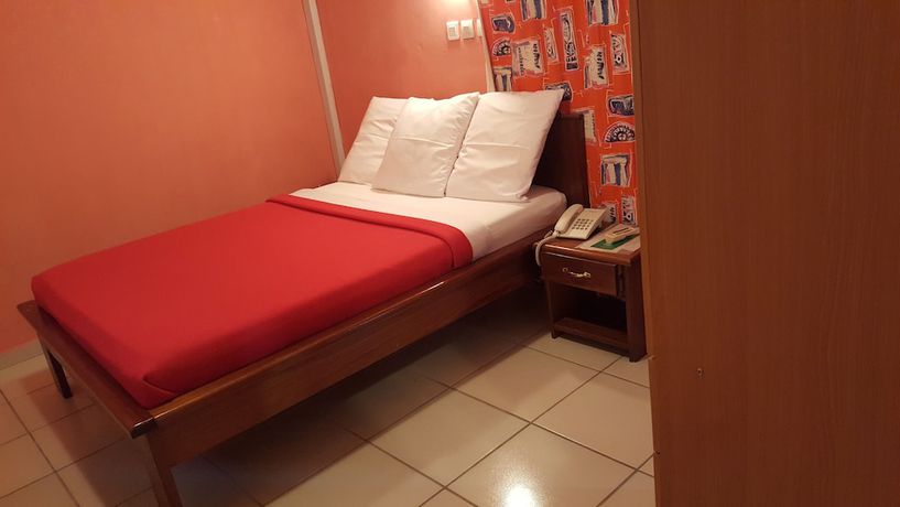 Imagen de la habitación del Hotel H&ocirc;tel Saint Jacques - Centre Ville. Foto 11