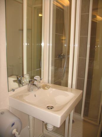 Imagen de la habitación del Hotel H&ocirc;tel Saint Jean, BOURGES. Foto 9