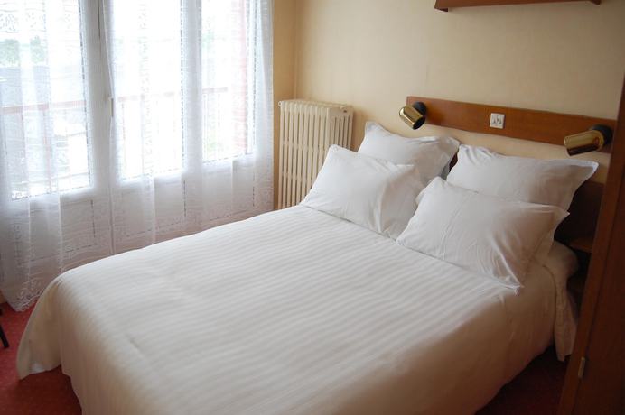 Imagen de la habitación del Hotel H&ocirc;tel Saint Jean, BOURGES. Foto 10