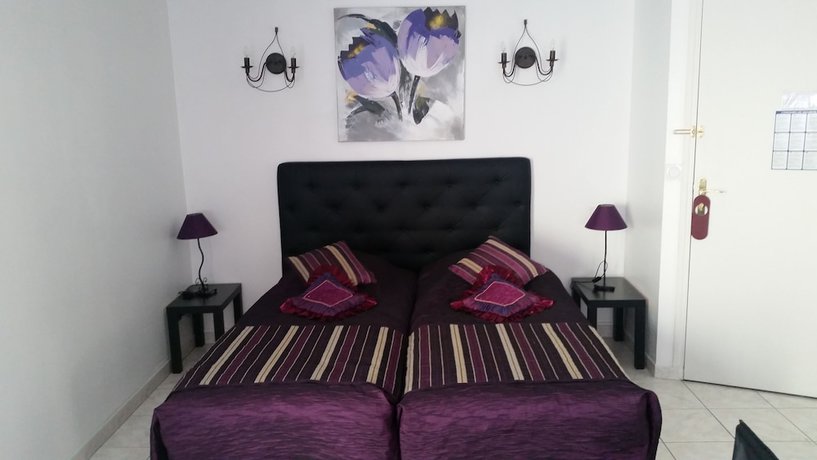 Imagen de la habitación del Hotel H&ocirc;tel Saint Yves. Foto 4
