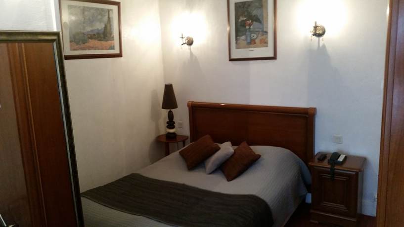 Imagen de la habitación del Hotel H&ocirc;tel Saint Yves. Foto 18