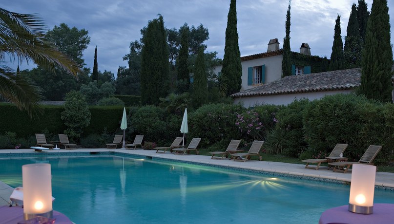 Imagen de la piscina del Hotel H&ocirc;tel Saint-Vincent. Foto 20