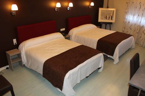 Imagen de la habitación del Hotel H&ocirc;tel Saint-hubert, Saint-Claude. Foto 9