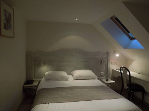 Imagen de la habitación del Hotel H&ocirc;tel Saint-pierre, Pontarlier. Foto 9