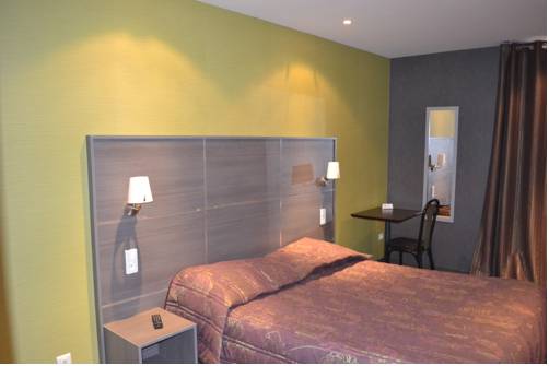 Imagen de la habitación del Hotel H&ocirc;tel Saint-pierre, Pontarlier. Foto 15