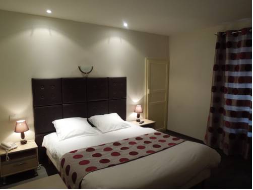 Imagen de la habitación del Hotel H&ocirc;tel Saint-pierre, Pontarlier. Foto 16
