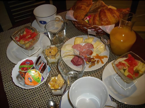 Imagen del bar/restaurante del Hotel Hôtel San Pedro. Foto 6