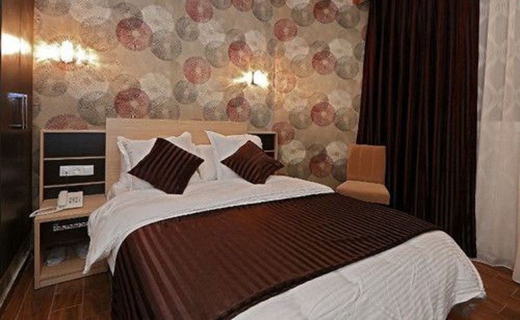 Imagen de la habitación del Hotel H&ocirc;tel Saray. Foto 13