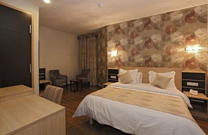 Imagen de la habitación del Hotel H&ocirc;tel Saray. Foto 14