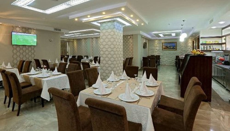 Imagen del bar/restaurante del Hotel H&ocirc;tel Saray. Foto 4