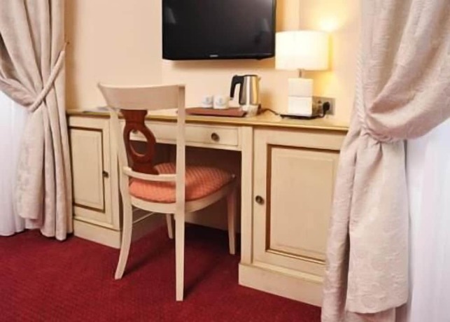 Imagen de la habitación del Hotel H&ocirc;tel Spa Thermalia. Foto 9
