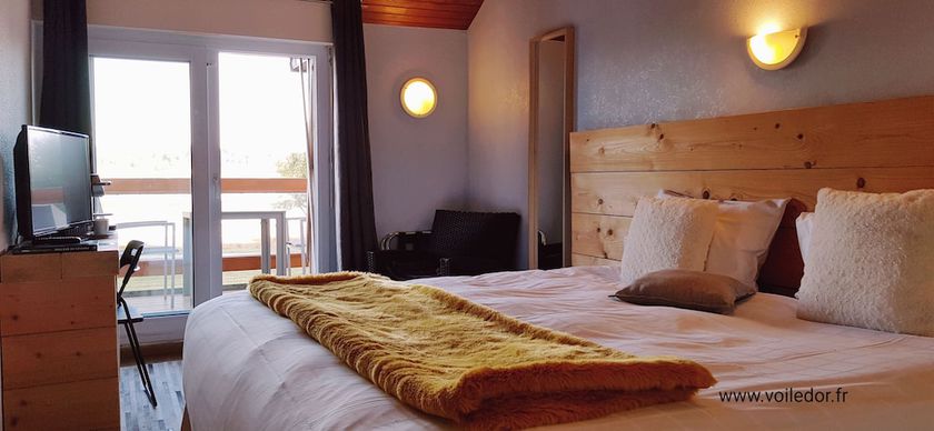 Imagen de la habitación del Hotel H&ocirc;tel Sports and Spa La Voile d\'Or. Foto 17