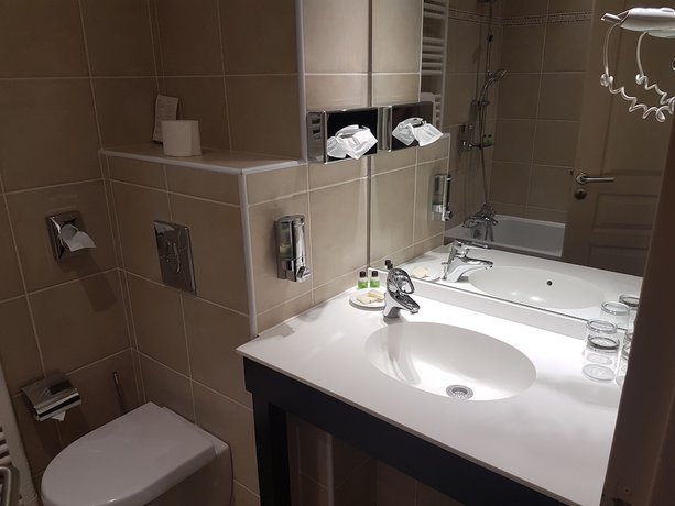 Imagen de la habitación del Hotel H&ocirc;tel Synaya. Foto 5