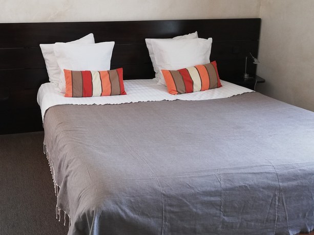 Imagen de la habitación del Hotel H&ocirc;tel Synaya. Foto 14