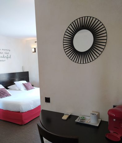Imagen de la habitación del Hotel H&ocirc;tel Synaya. Foto 15