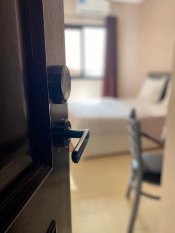 Imagen de la habitación del Hotel H&ocirc;tel TOMEDI. Foto 14