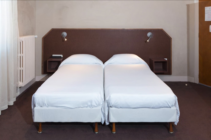 Imagen de la habitación del Hotel H&ocirc;tel Terminus, ANGOULEME. Foto 11