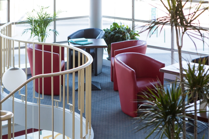 Imagen del bar/restaurante del Hotel H&ocirc;tel Terminus, ANGOULEME. Foto 2