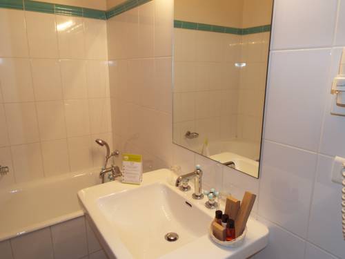 Imagen de la habitación del Hotel Hôtel Terminus, Cahors. Foto 6