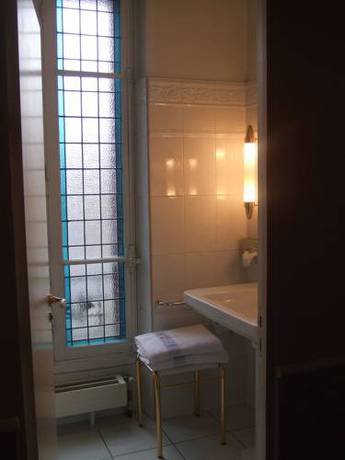 Imagen de la habitación del Hotel Hôtel Terminus, Cahors. Foto 7