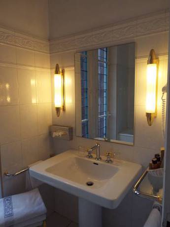 Imagen de la habitación del Hotel Hôtel Terminus, Cahors. Foto 9