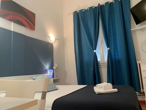 Imagen de la habitación del Hotel H&ocirc;tel Trianon, Tours. Foto 4