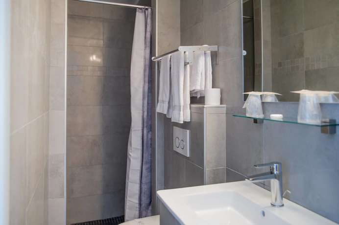 Imagen de la habitación del Hotel H&ocirc;tel Triton, COLLIOURE. Foto 9