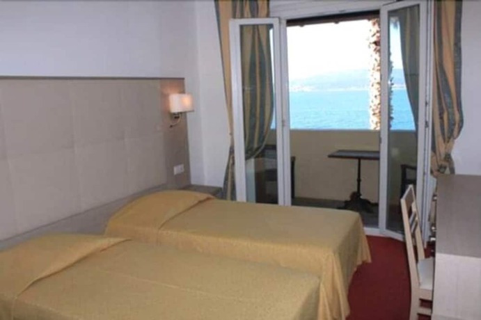Imagen de la habitación del Hotel H&ocirc;tel U PARADISU. Foto 10