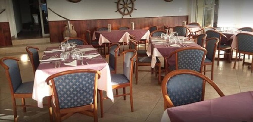 Imagen del bar/restaurante del Hotel H&ocirc;tel U PARADISU. Foto 4