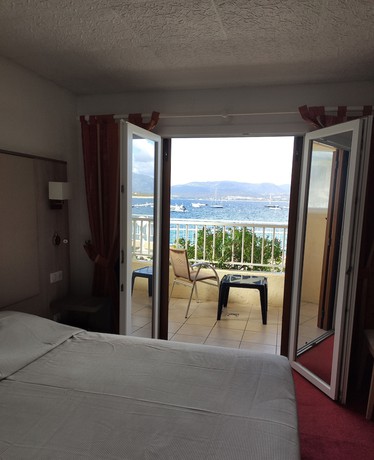 Imagen de la habitación del Hotel H&ocirc;tel U PARADISU. Foto 11