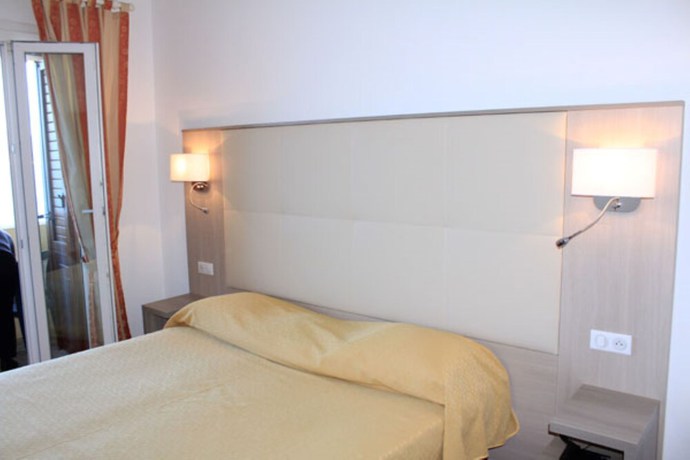 Imagen de la habitación del Hotel H&ocirc;tel U PARADISU. Foto 12