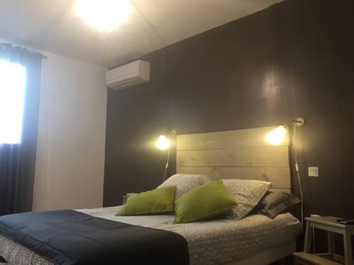 Imagen de la habitación del Hotel H&ocirc;tel U Passa Tempu. Foto 6