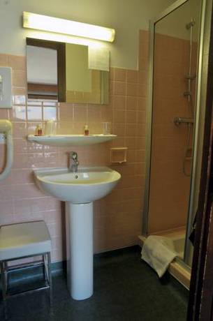 Imagen de la habitación del Hotel H&ocirc;tel Val D'este. Foto 8