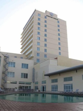 Imagen de la piscina del Hotel H&ocirc;tel Vent-Dome Khaled. Foto 13