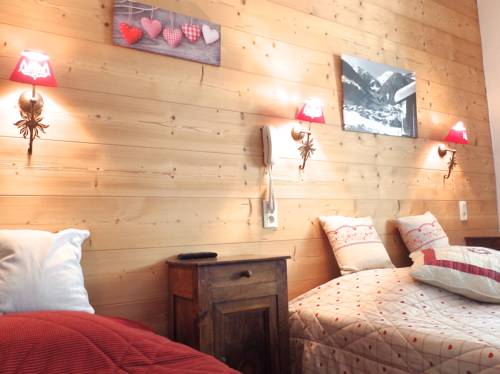 Imagen de la habitación del Hotel H&ocirc;tel Viallet. Foto 8