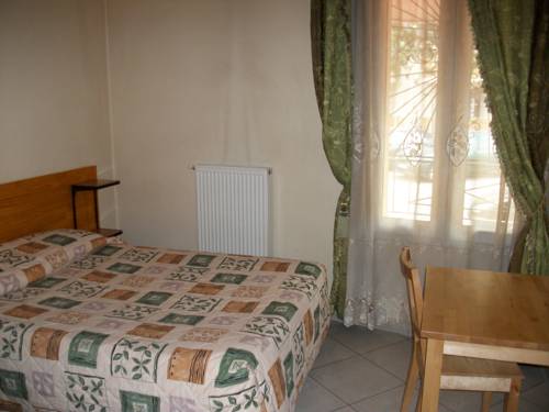 Imagen de la habitación del Hotel H&ocirc;tel Victor Hugo, Aubervilliers. Foto 3
