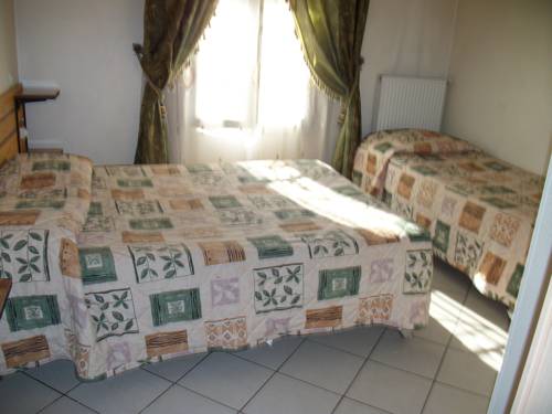 Imagen de la habitación del Hotel H&ocirc;tel Victor Hugo, Aubervilliers. Foto 5
