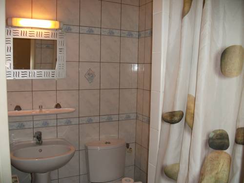 Imagen de la habitación del Hotel H&ocirc;tel Victor Hugo, Aubervilliers. Foto 9