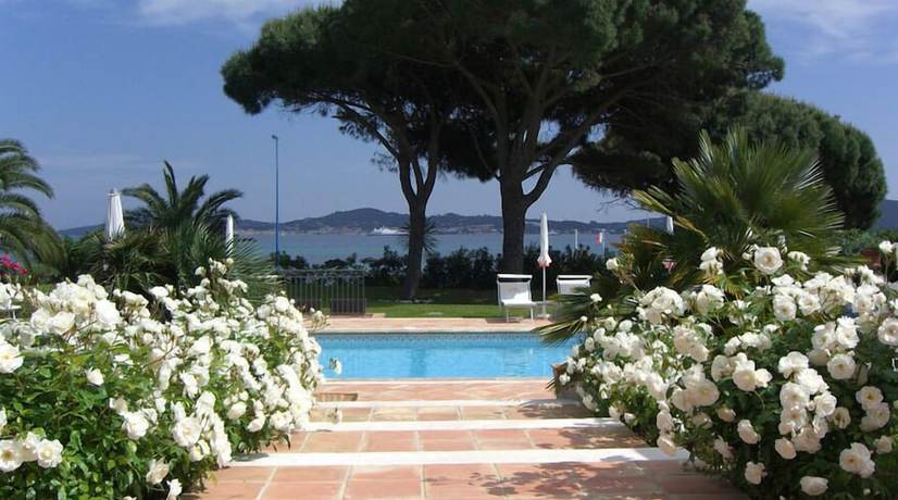 Imagen de la piscina del Hotel Hôtel Villa Les Rosiers. Foto 19