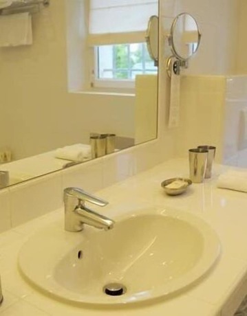 Imagen de la habitación del Hotel Hôtel Villa Les Rosiers. Foto 15