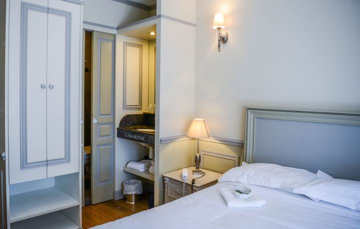 Imagen de la habitación del Hotel H&ocirc;tel Villa-Lamartine. Foto 13