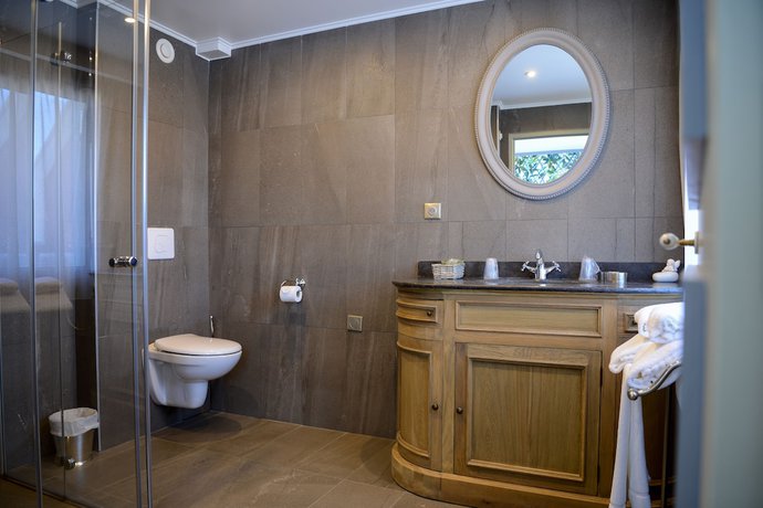 Imagen de la habitación del Hotel H&ocirc;tel Villa-Lamartine. Foto 18