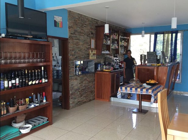Imagen del bar/restaurante del Hotel H&ocirc;tel Vista Mar Tarrafal. Foto 6